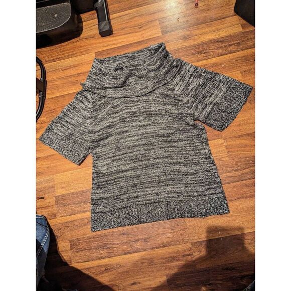 Torrid soft off shoulder 1/2 sleeved sweater 2x - Picture 1 of 4